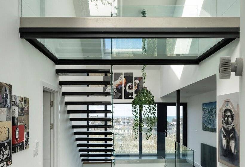 بنسيون Uno   St Ives