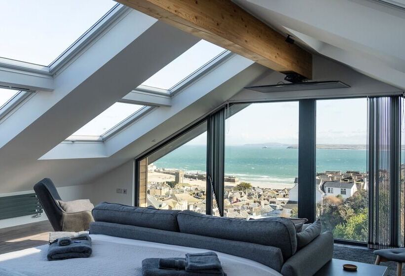 بنسيون Uno   St Ives