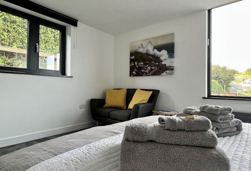 بنسيون Uno   St Ives