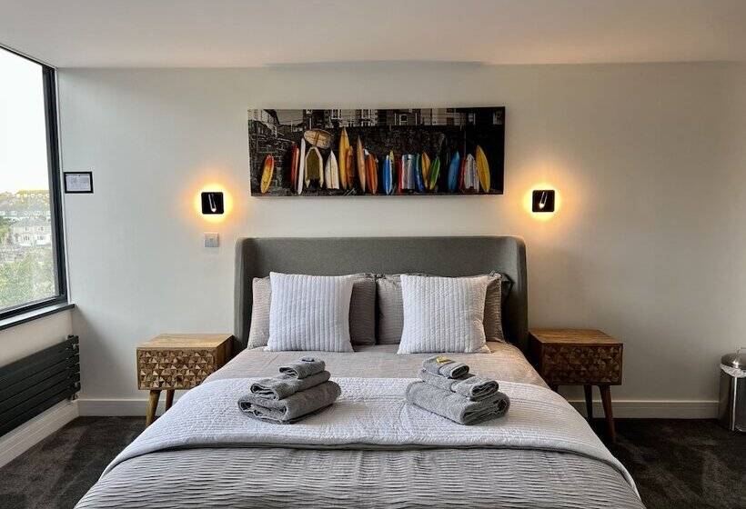 بنسيون Uno   St Ives