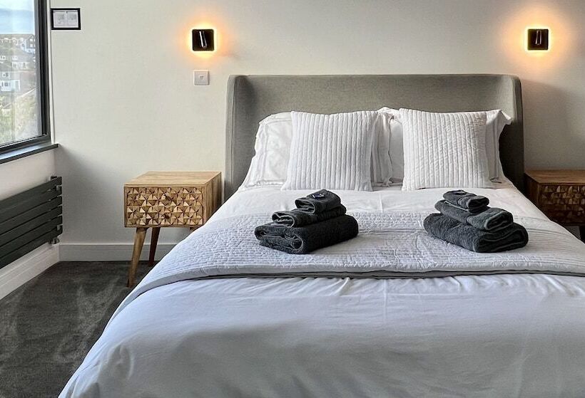 بنسيون Uno   St Ives