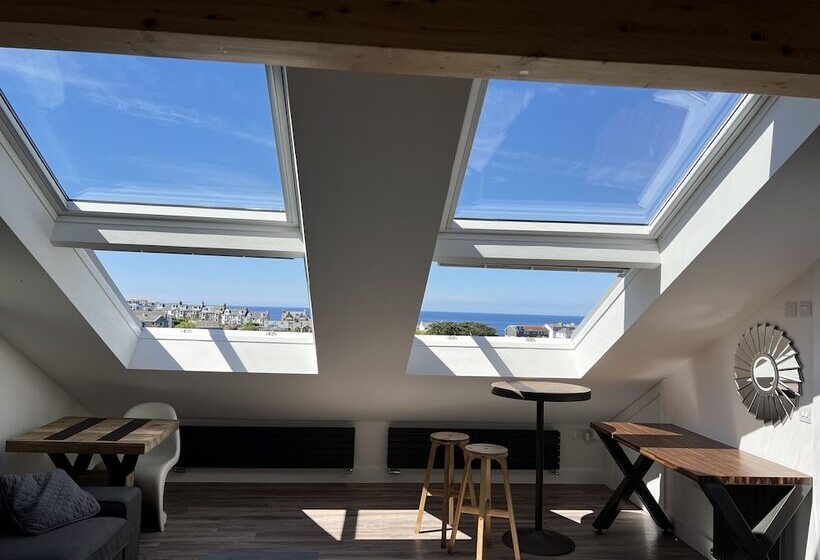 بنسيون Uno   St Ives