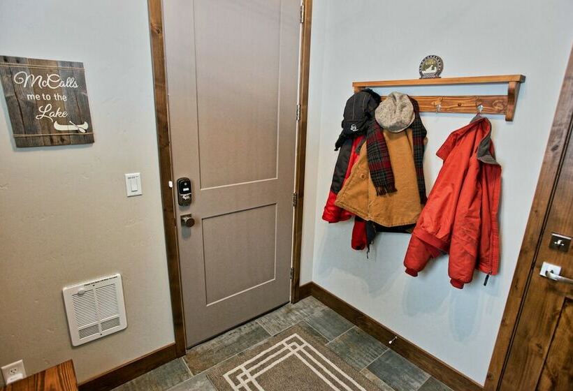 Silverpine Hideaway By Casago Mccall  Donerightmanagement