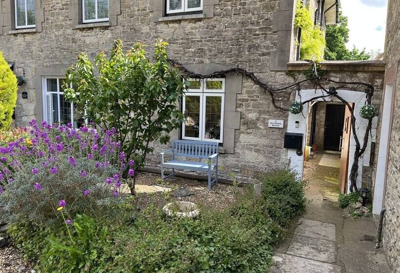 Stone Cottages With Garden And Parking
