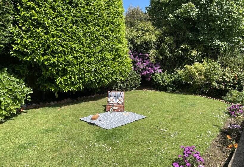 Stone Cottages With Garden And Parking
