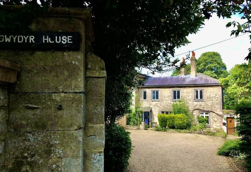 Stone Cottages With Garden And Parking