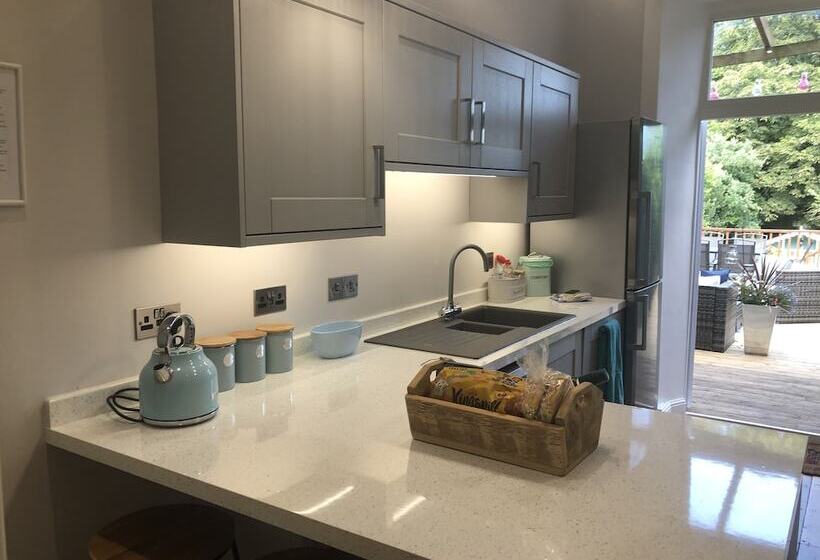 Stone Cottages With Garden And Parking