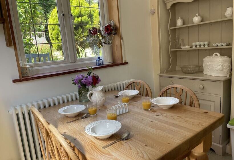 Stone Cottages With Garden And Parking