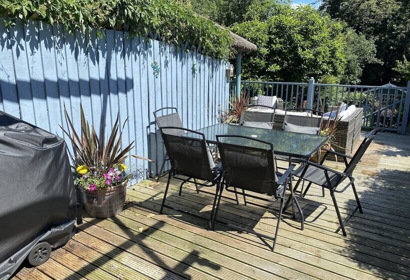 Stone Cottages With Garden And Parking