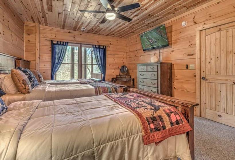 Bearfoot Lodge By Escape To Blue Ridge