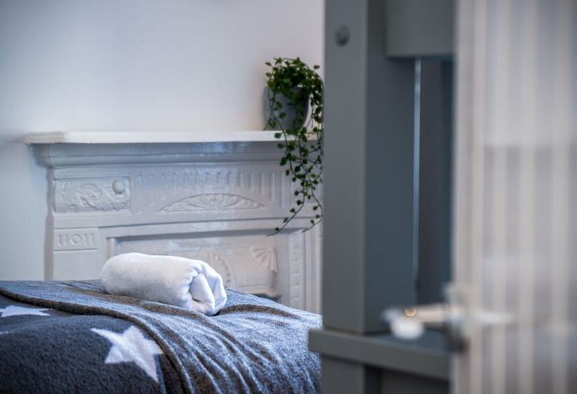 Hawtree Cottage   2 Bed Cottage   Tenby