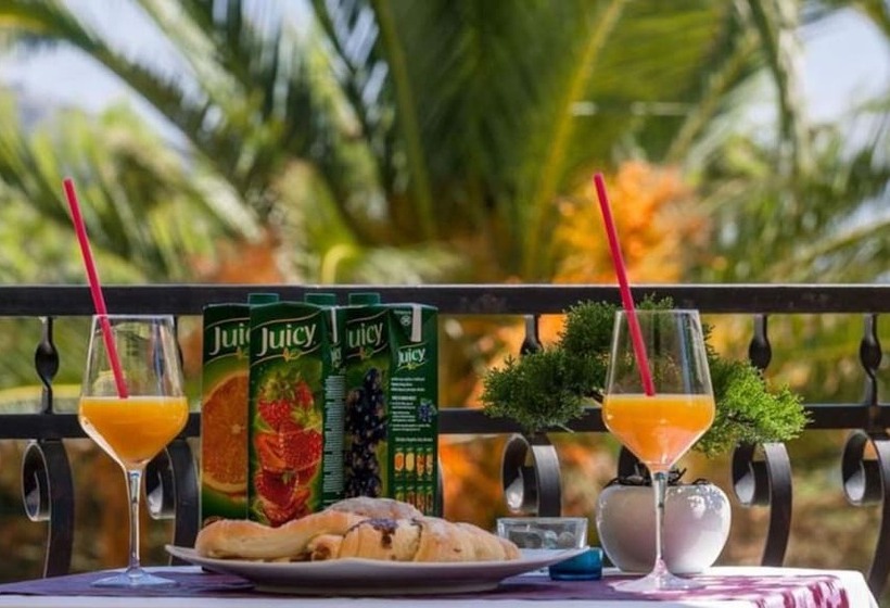 فندق Lovely Double Bed Room With Balcony And Sea View