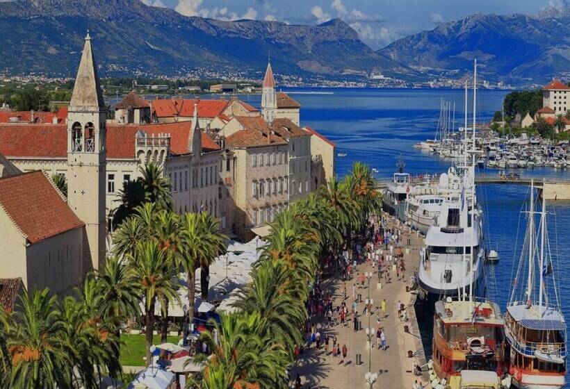 בית מלון כפרי Private Double Bed Room With Balcony And Sea View