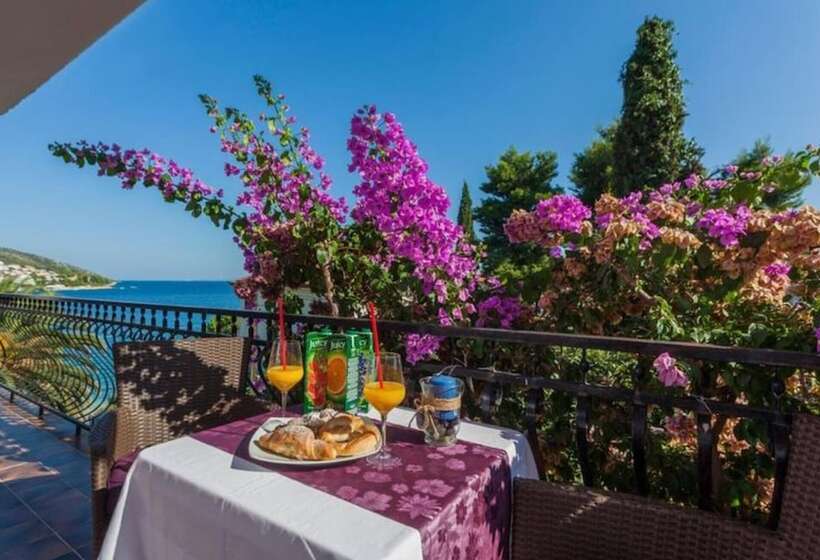 בית מלון כפרי Splendid Double Bed Room With Balcony And Sea View