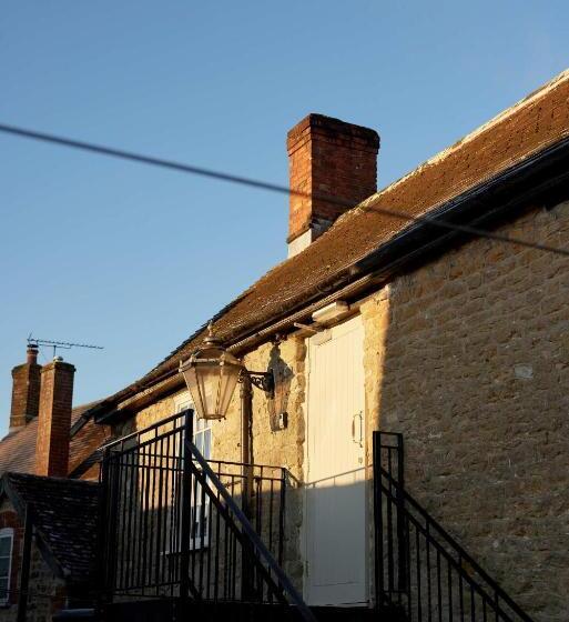 فندق The Bell & Crown