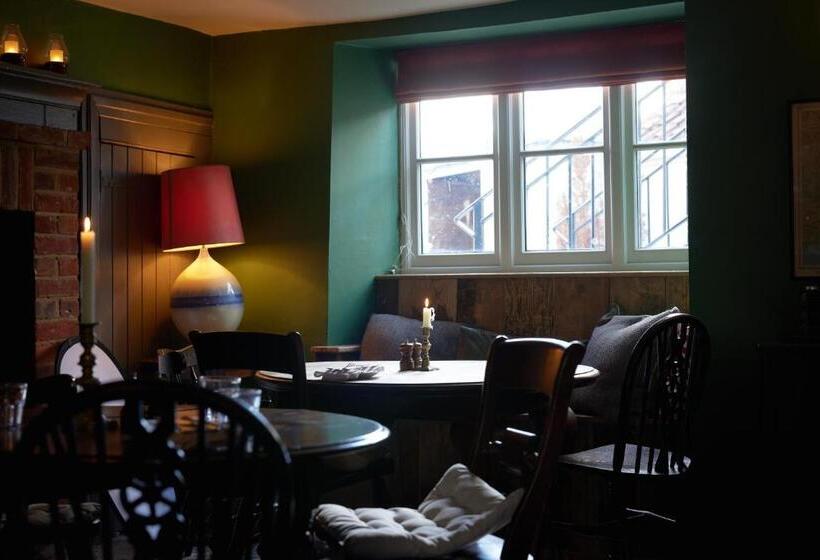 فندق The Bell & Crown