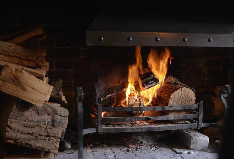 فندق The Bell & Crown