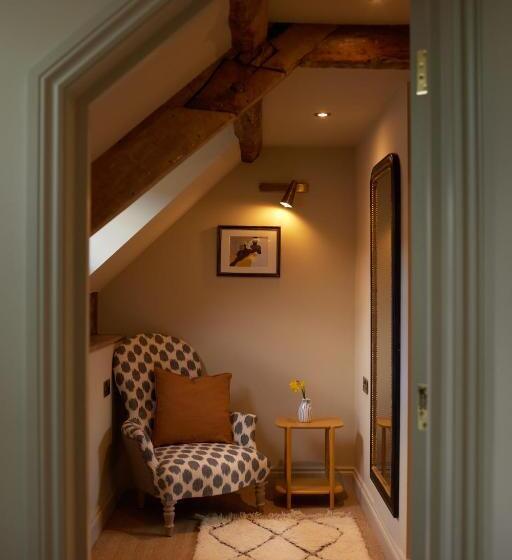 فندق The Bell & Crown