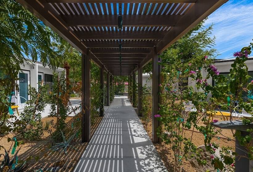 فندق The Paloma Resort