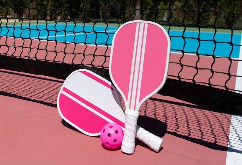 فندق The Paloma Resort