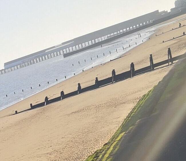 Lovely 2 Bed Caravan In Walton On The Naze