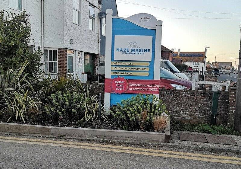 Lovely 2 Bed Caravan In Walton On The Naze