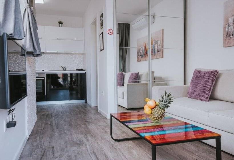 بنسيون Apartments & Rooms Danivan Pool Villas B