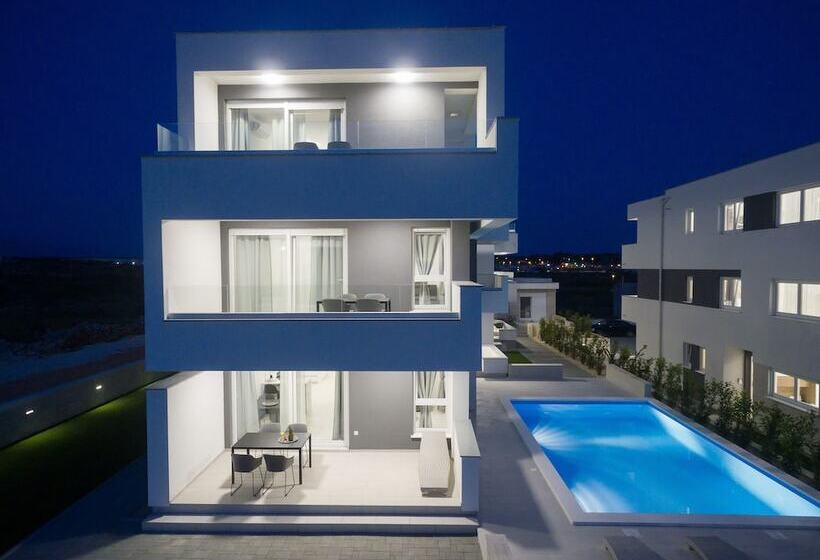 膳宿费 Apartments & Rooms Pool Villas Maris B