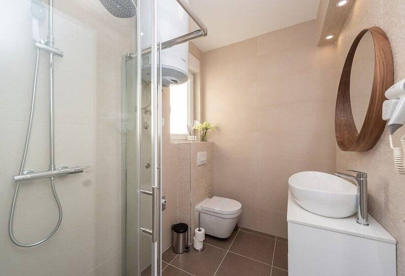 膳宿费 Apartments & Rooms Pool Villas Maris B