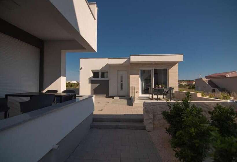 膳宿费 Apartments & Rooms Pool Villas Maris B