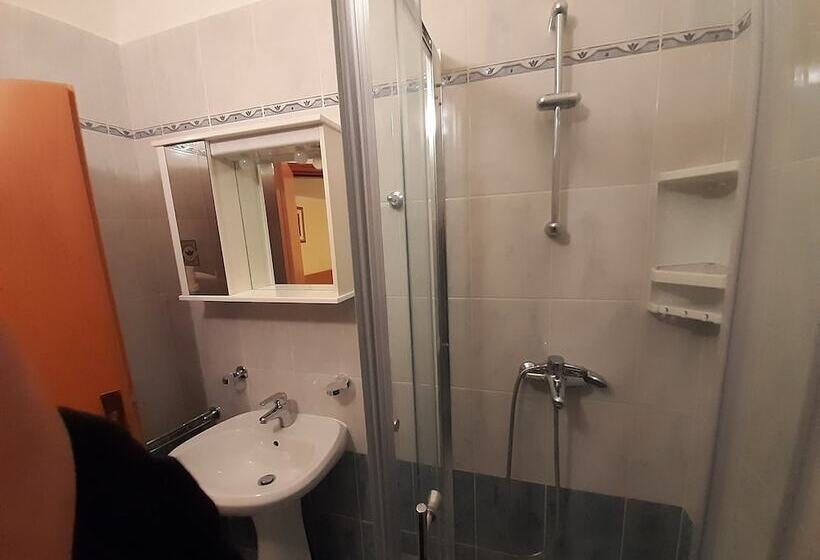 ペンション House Uli Near The Funtana Beach