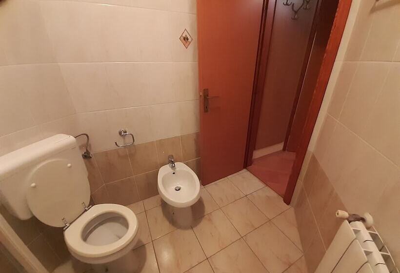 ペンション House Uli Near The Funtana Beach