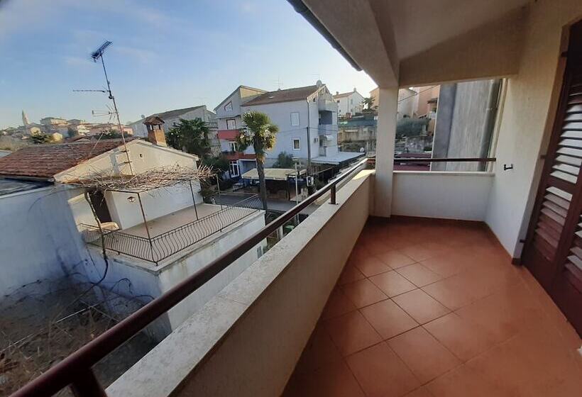 ペンション House Uli Near The Funtana Beach