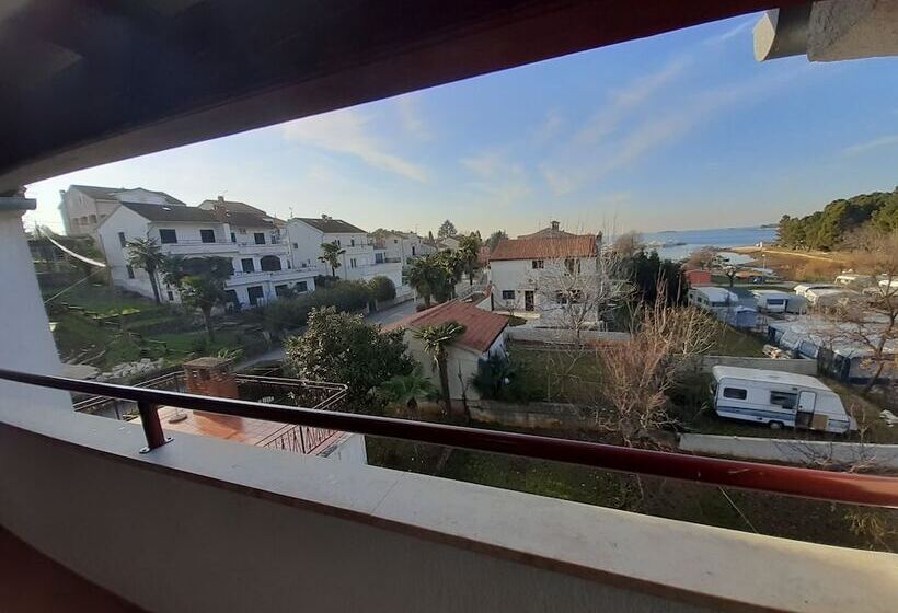 ペンション House Uli Near The Funtana Beach