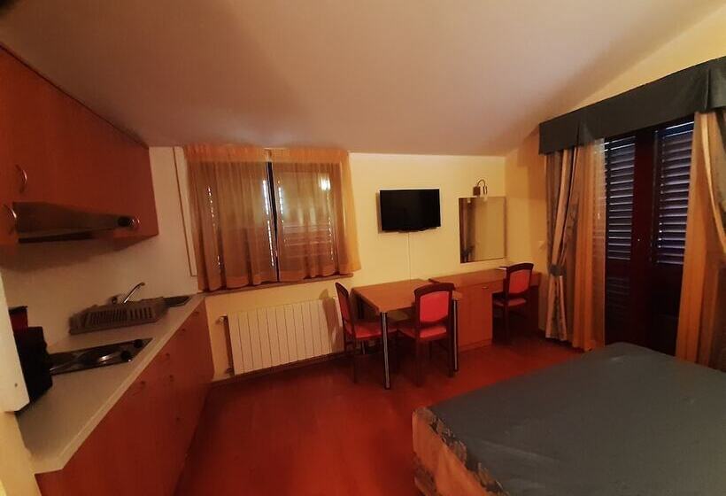 ペンション House Uli Near The Funtana Beach