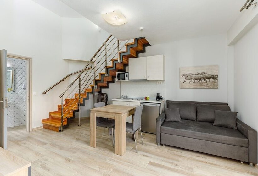 פנסיון Ilis Villas