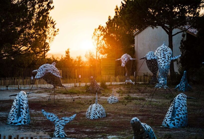 ホテル Le Hameau Des Pesquiers Ecolodge, Curio Collection By Hilton