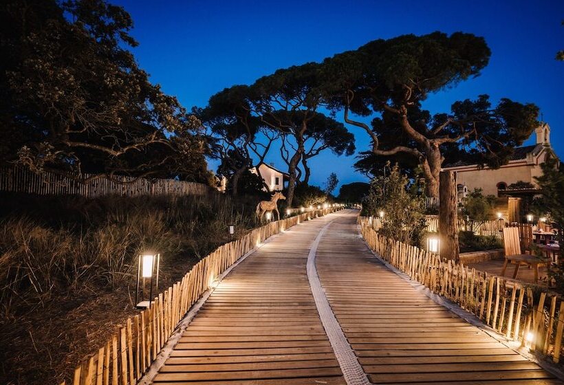 ホテル Le Hameau Des Pesquiers Ecolodge, Curio Collection By Hilton