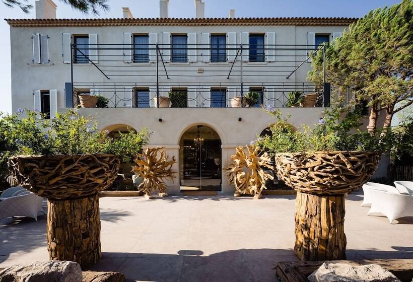 ホテル Le Hameau Des Pesquiers Ecolodge, Curio Collection By Hilton