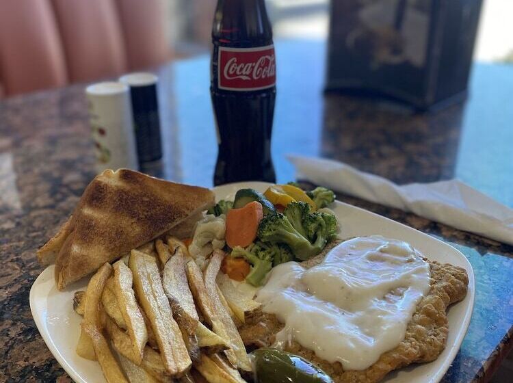 فندق على الطريق Champions Inn