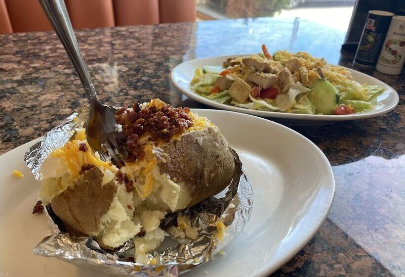 فندق على الطريق Champions Inn