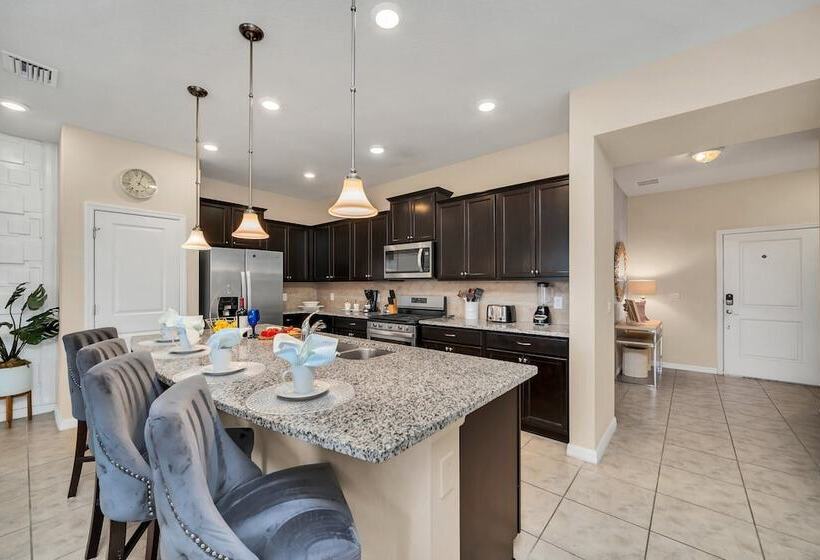 Private Conservation View With Theme Rooms And Beautiful Pool Area, Perfect For Families #5st4591