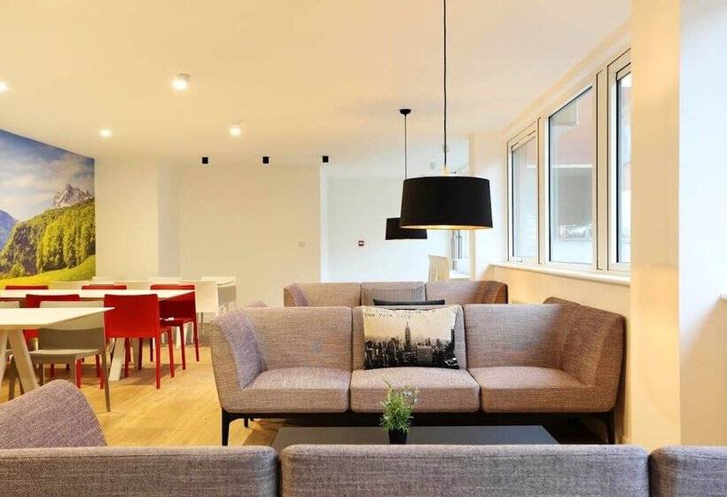 Общежитие Studio For Students Newcastle Underlyme