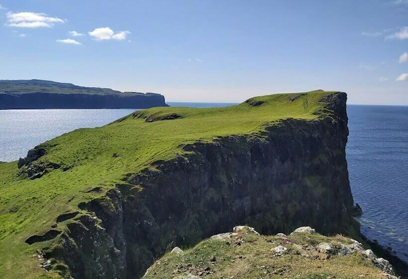 Beautiful Cabin On The Stunning Isle Of Skye, Scot