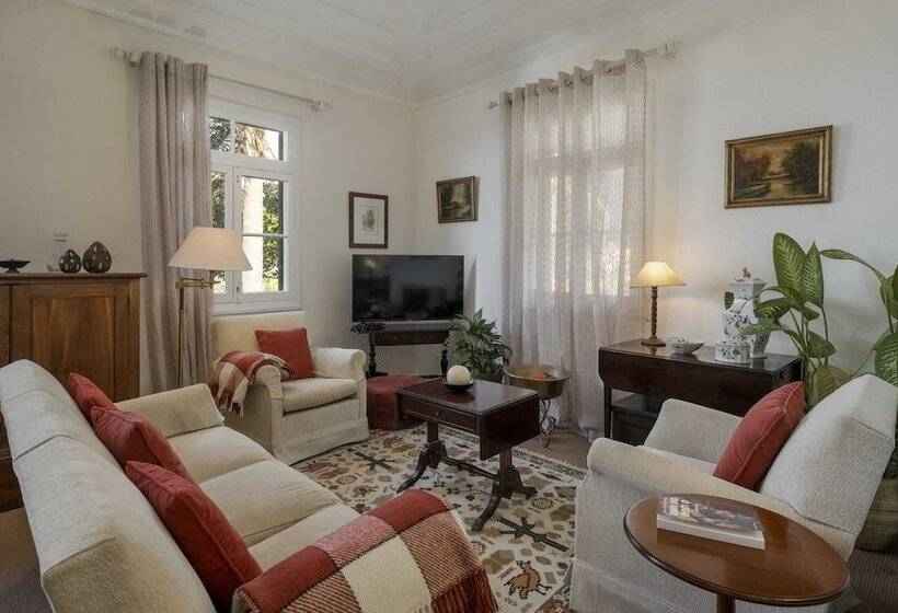 Family Vacations In The North, Casa Dos Terços