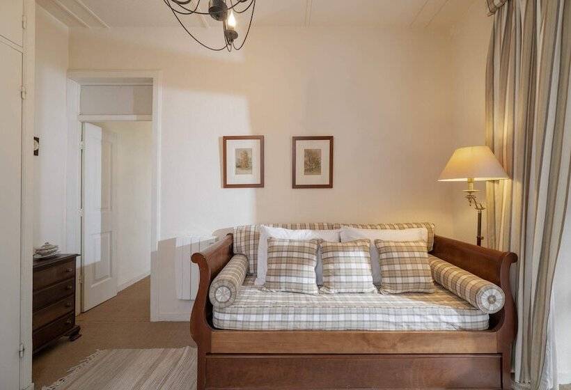 Family Vacations In The North, Casa Dos Terços