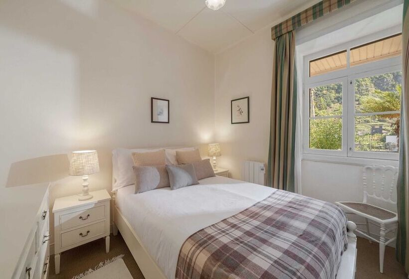 Family Vacations In The North, Casa Dos Terços