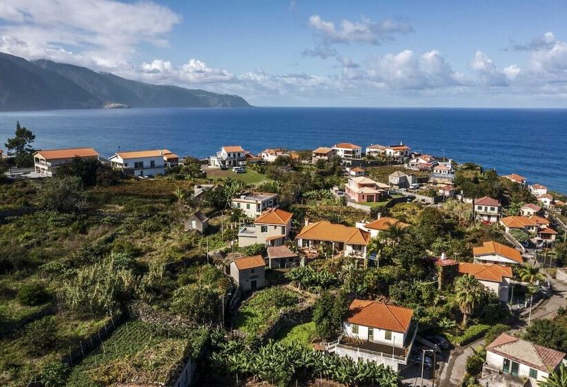 Family Vacations In The North, Casa Dos Terços