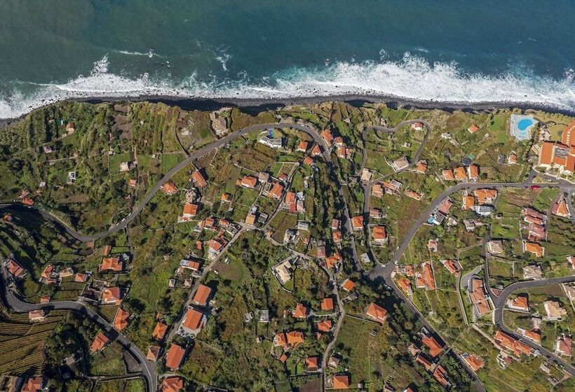 Family Vacations In The North, Casa Dos Terços