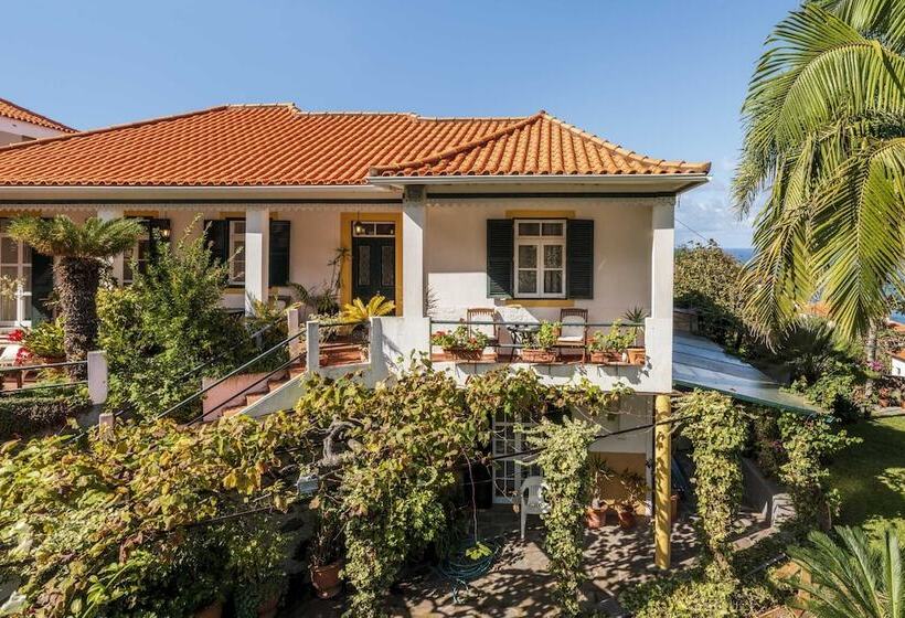 Family Vacations In The North, Casa Dos Terços